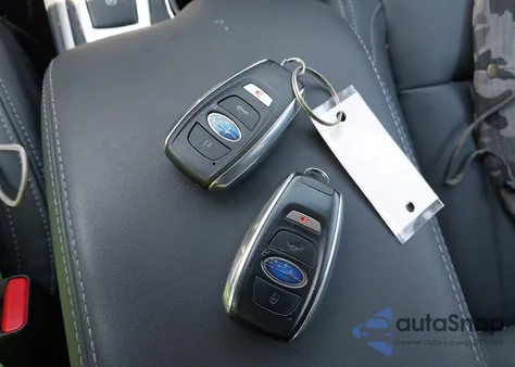 2020 Subaru Ascent Limited z USA, uszkodzony, nr VIN 4S4WMAJD7L3477710